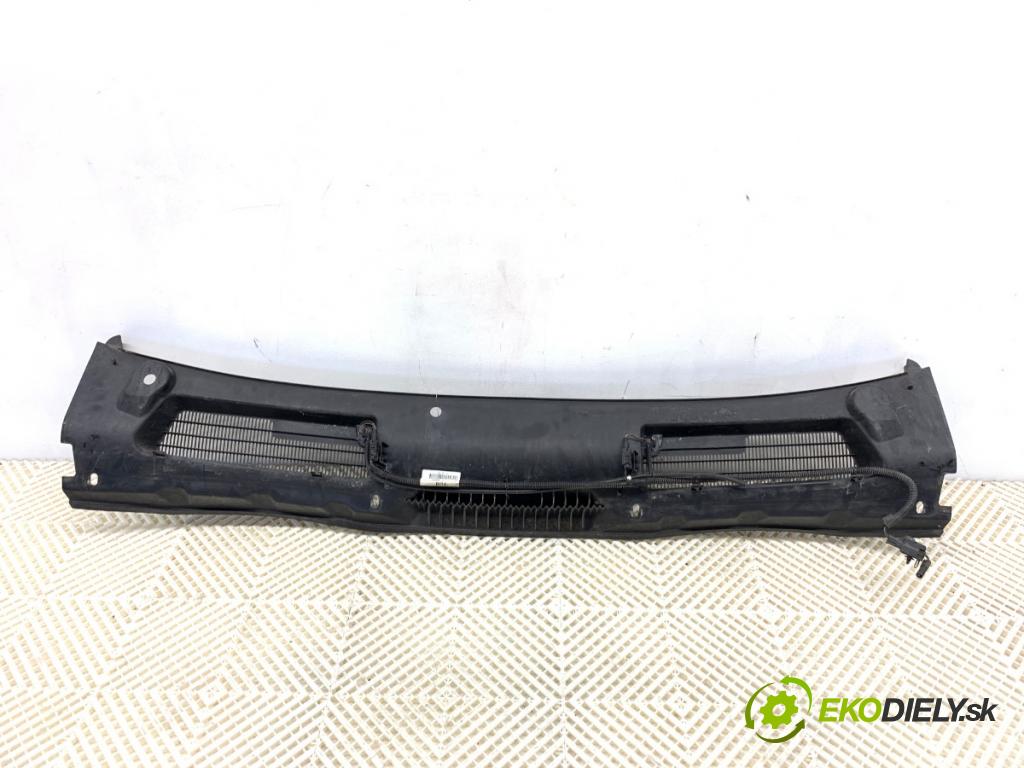 FORD KUGA I SUV 2008 100 kW 2.0 TDCi 1997 Torpédo, plast pod čelné okno  (Torpédo (plast pod čelným sklom))