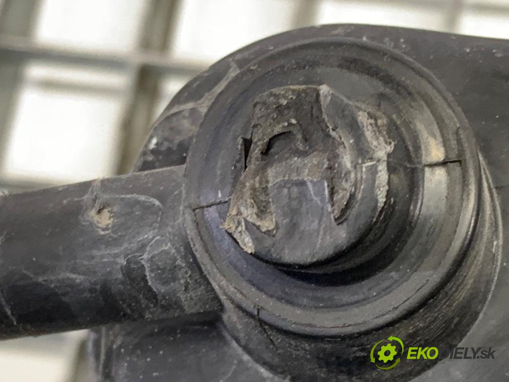 OPEL ASTRA K liftback 2019 110 kW 1.4 Turbo (68) 1399 Obal filtra vzduchu 42610679 (Obal vzduchového filtra)