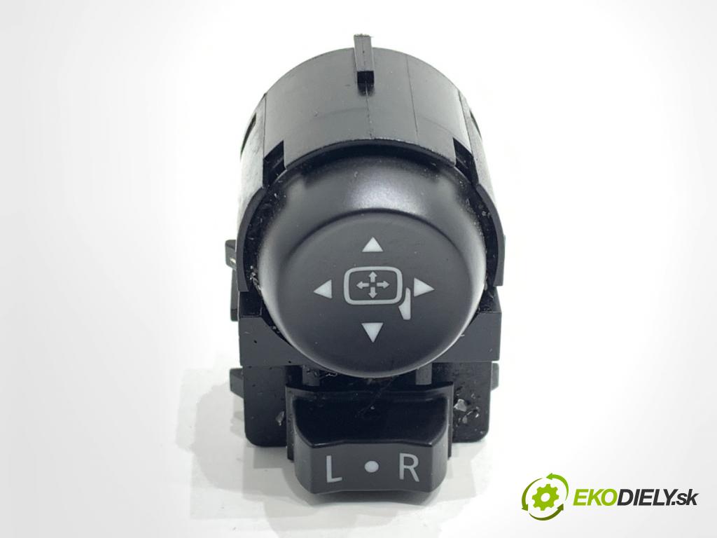OPEL ASTRA K liftback 2019 110 kW 1.4 Turbo (68) 1399 Prepínač nastavenia spätných zrkadiel 22934609 (Prepínacie páčky pod volantom)