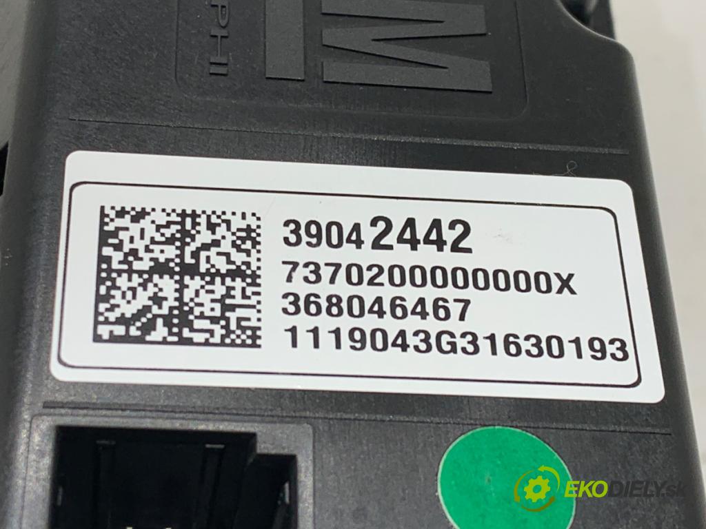 OPEL ASTRA K liftback 2019 110 kW 1.4 Turbo (68) 1399 Panel ovládania kúrenia 39042442 (Prepínacie páčky pod volantom)