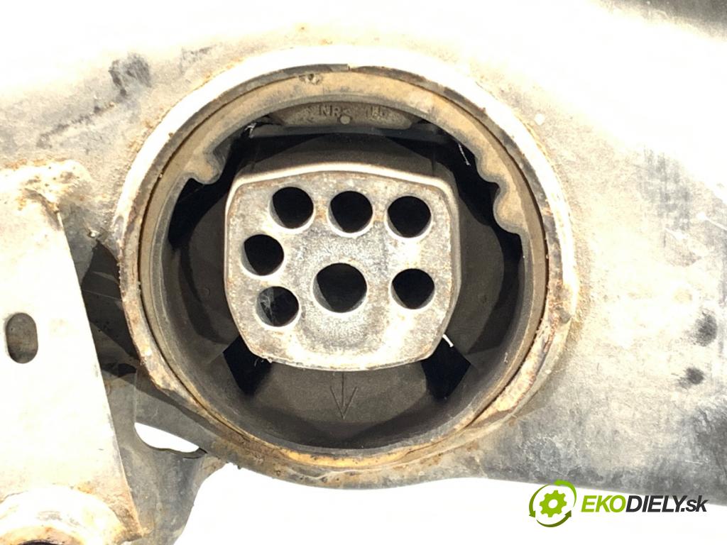 OPEL ASTRA K liftback 2019 110 kW 1.4 Turbo (68) 1399 výztuha pod motor  (Přední výztuha)