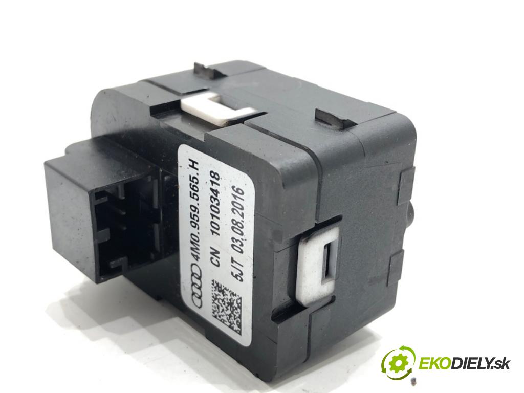 AUDI A5 F5 coupe 2017 140 kW 2.0 TDI 1968 Prepínač nastavenia spätných zrkadiel 4M0959565H (Prepínacie páčky pod volantom)