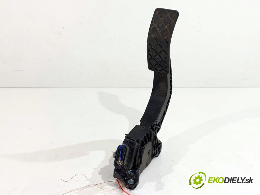 AUDI A5 F5 coupe 2017 140 kW 2.0 TDI 1968 Potenciometer plynu 8W1723523 (Potenciometer plynového pedálu)