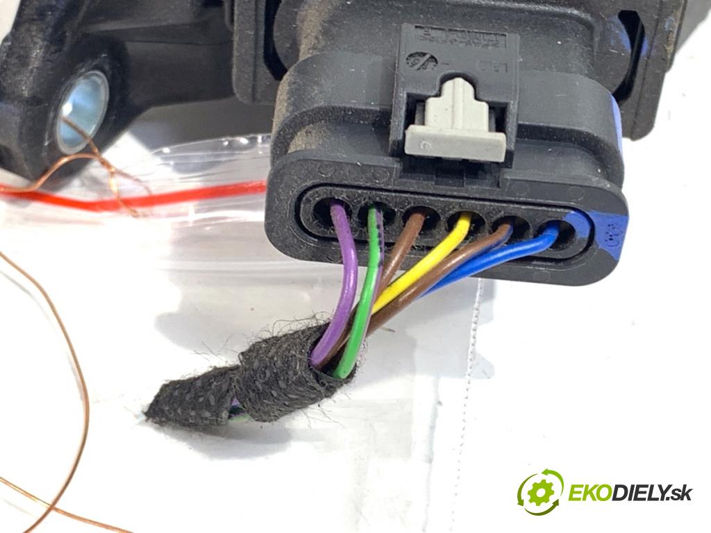 AUDI A5 F5 coupe 2017 140 kW 2.0 TDI 1968 Potenciometer plynu 8W1723523 (Potenciometer plynového pedálu)