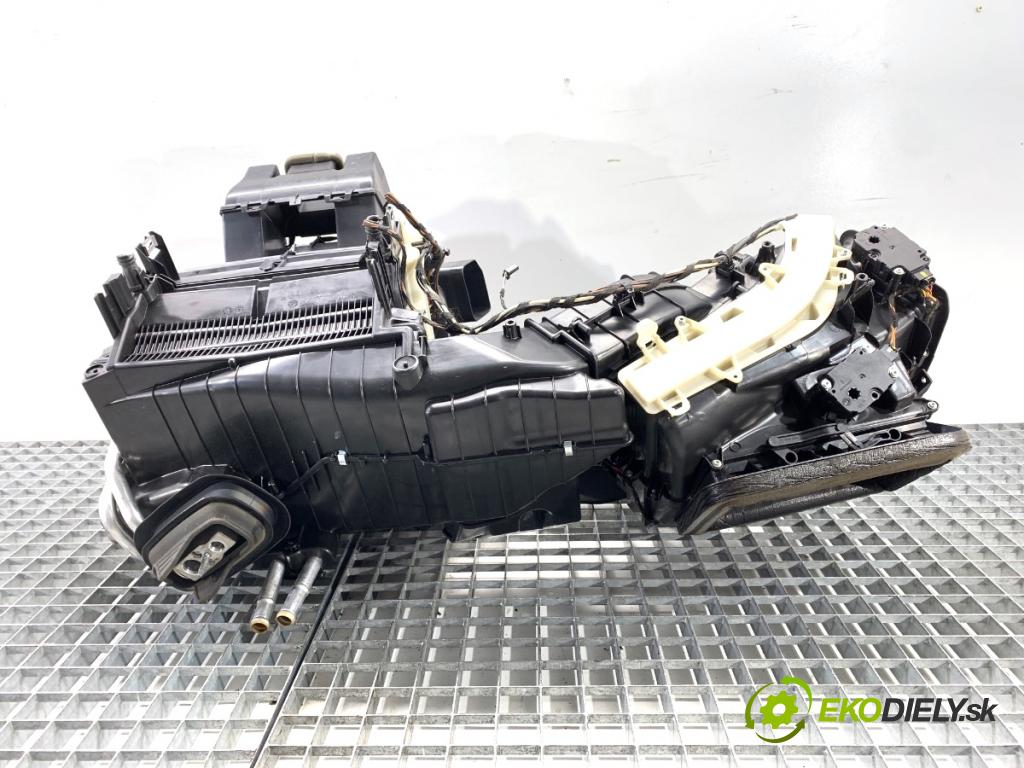 AUDI A5 F5 coupe 2017 140 kW 2.0 TDI 1968 topné těleso radiátor topení  (Radiátor topení)