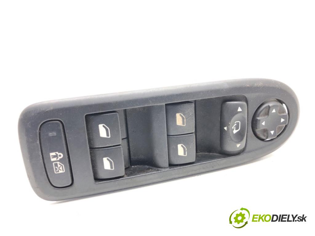 CITROEN C5 III Kombi 2012 120 kW 2.0 HDi 165 1997 Prepínač okien 96659465ZD (Prepínacie páčky pod volantom)