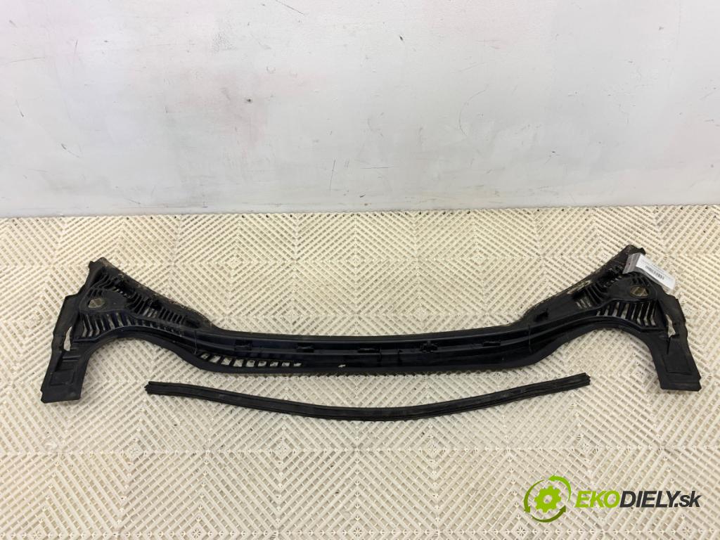 CITROEN C5 III Kombi 2012 120 kW 2.0 HDi 165 1997 torpédo plast pod čelní okno 9681057880 (Plast pod čelním sklem)