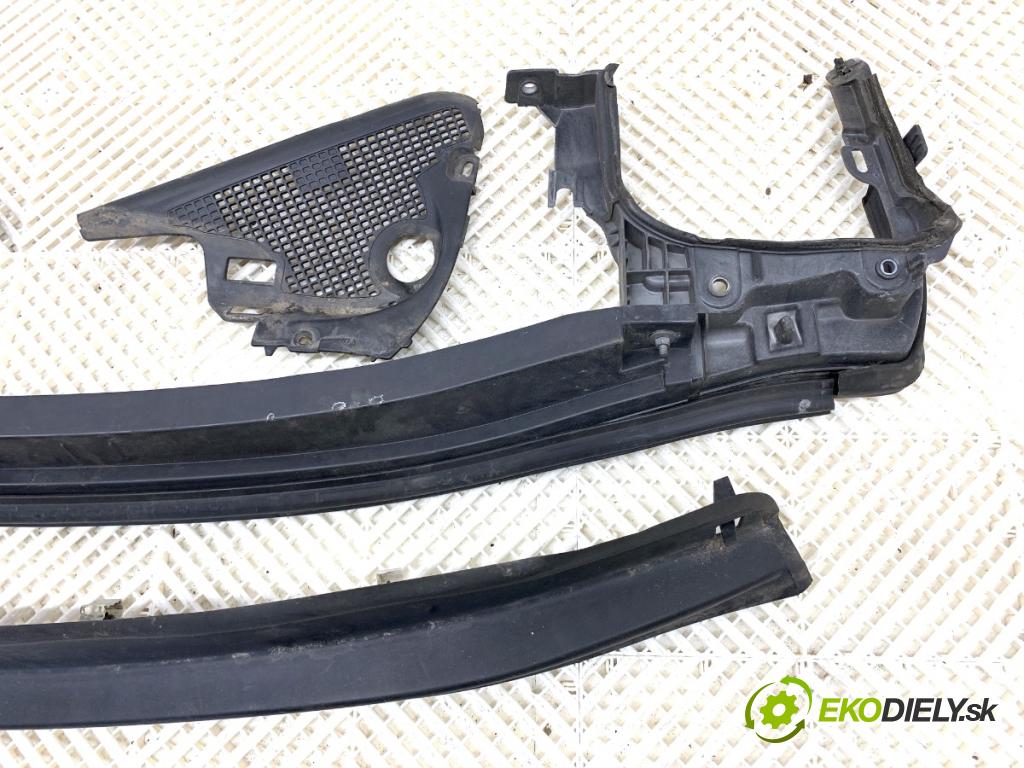 RENAULT SCENIC III nadwozie wielkoprzestrzenne (MPV) 2012 81 kW 1.6 16V (JZ0U, JZ1B) 1598 torpédo plast pod čelní okno  (Plast pod čelním sklem)