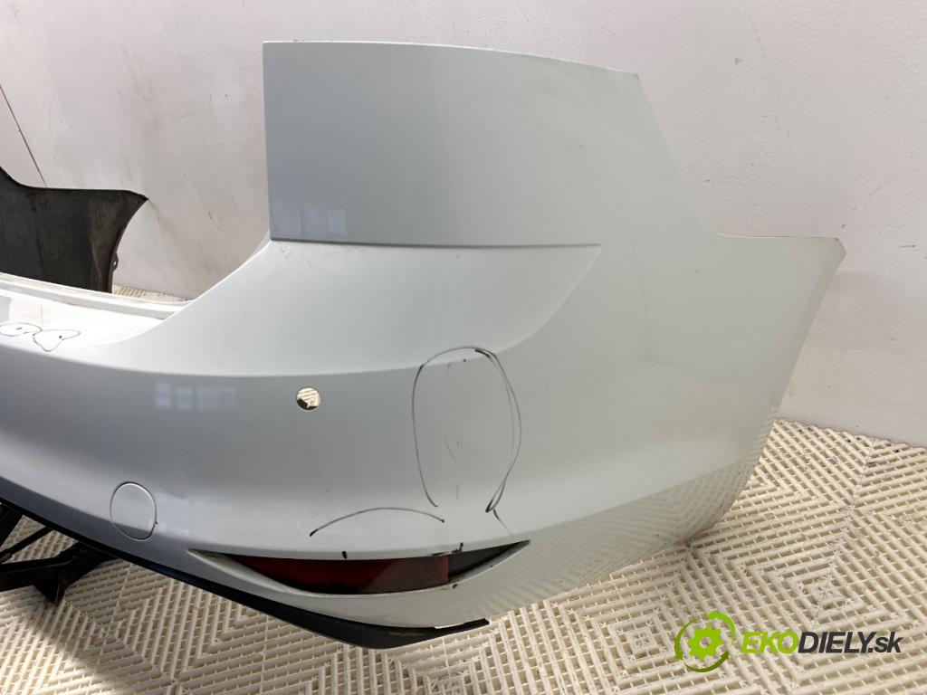 VW GOLF VII Kombi 2016 81 kW 1.6 TDI 1598 Nárazník zad LC9A (Kľučka dverí ostatné)