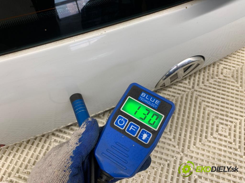 VW GOLF VII Kombi 2016 81 kW 1.6 TDI 1598 kapota zad LC9A