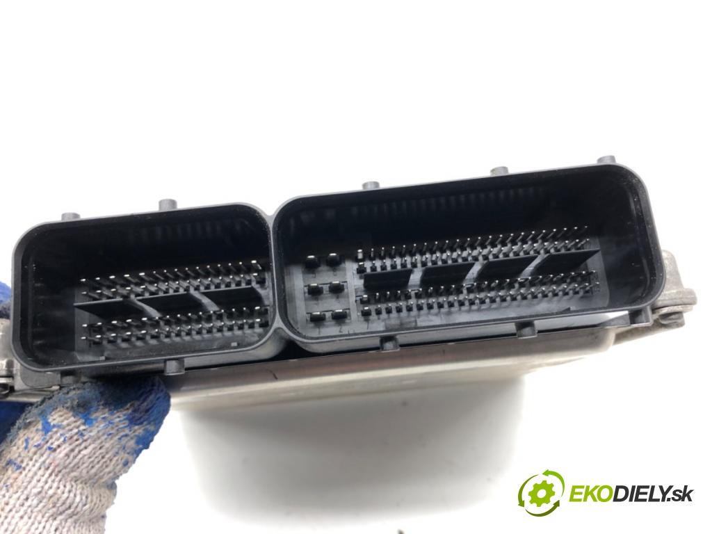 VW GOLF VII Kombi 2016 81 kW 1.6 TDI 1598 riadiaca jednotka Motor 04L907445B (Riadiaca jednotka)