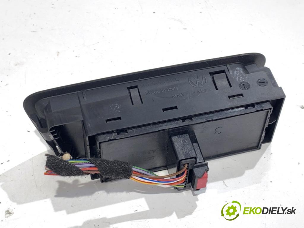 VW GOLF VII Kombi 2016 81 kW 1.6 TDI 1598 Prepínač okien 5G0959857D (Prepínacie páčky pod volantom)