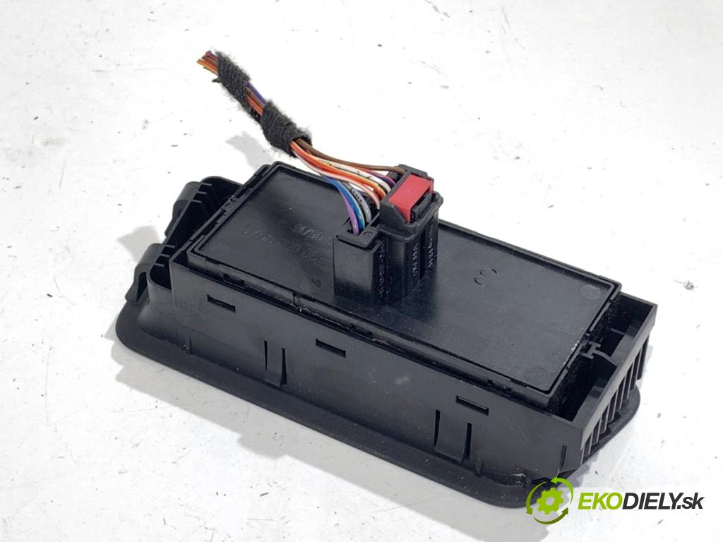 VW GOLF VII Kombi 2016 81 kW 1.6 TDI 1598 Prepínač okien 5G0959857D (Prepínacie páčky pod volantom)