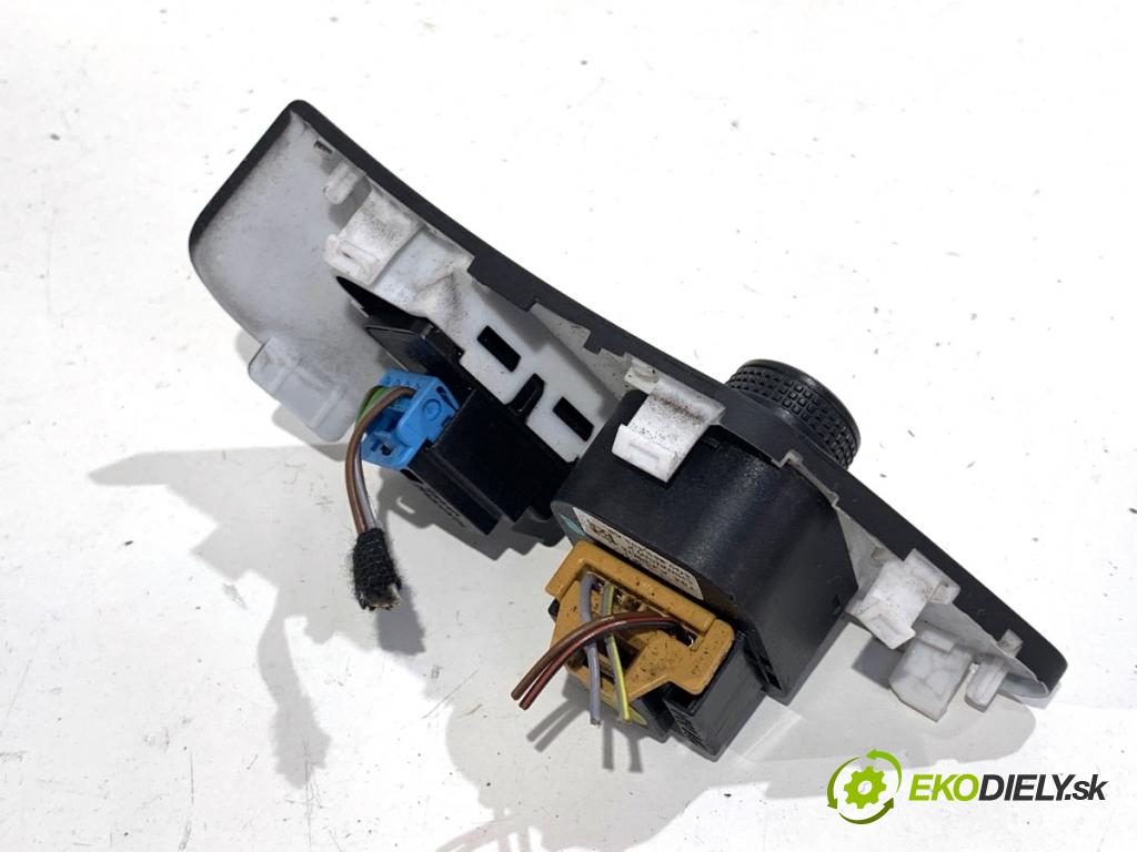 VW GOLF VII Kombi 2016 81 kW 1.6 TDI 1598 Prepínač nastavenia spätných zrkadiel 5G0959565AB (Prepínacie páčky pod volantom)