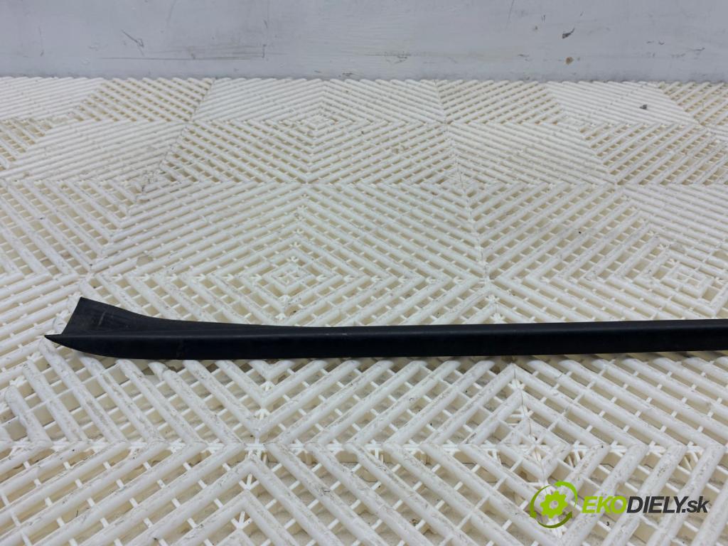 VW GOLF VII Kombi 2016 81 kW 1.6 TDI 1598 Lišta Sbírání: predný ľavy