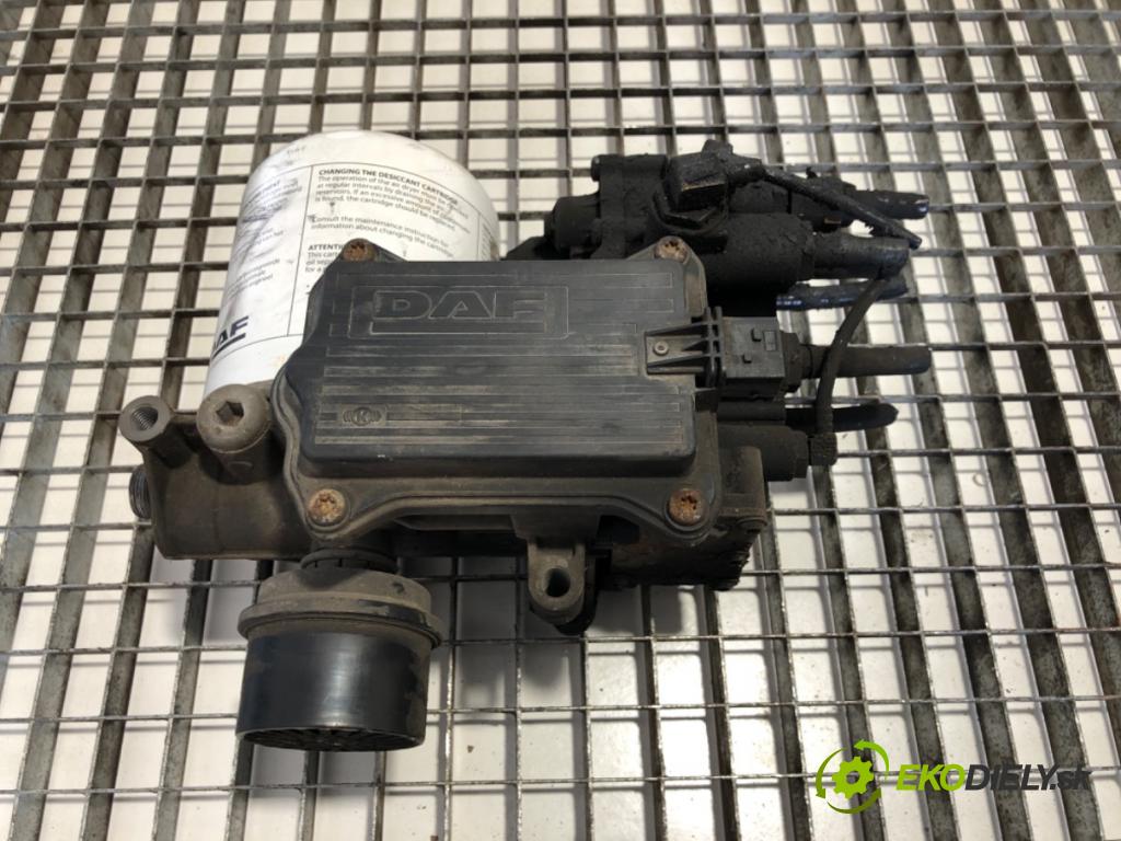 DAF XF Ciągnik siodłowy 2016 340 kW FT 460 340 kW [462 KM] olej napędowy 2012 - 2022 12900 Kondenzátor, susič vzduchu  (Klimatizácia ostatné)
