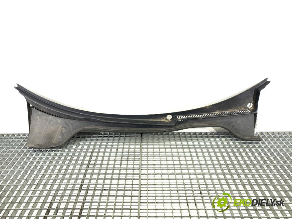 VW GOLF V liftback 2007 77 kW 1.9 TDI 1896 torpédo plast pod čelní okno 1K1819415A (Plast pod čelním sklem)