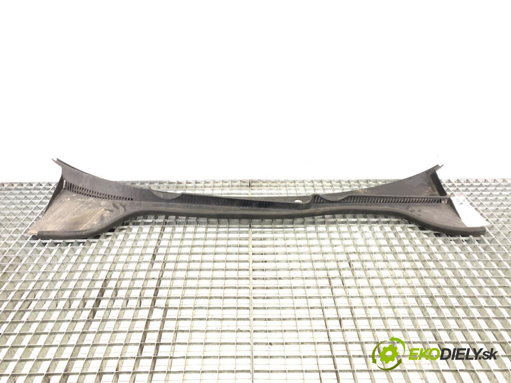 VW GOLF V liftback 2007 77 kW 1.9 TDI 1896 torpédo plast pod čelní okno 1K1819415A (Plast pod čelním sklem)