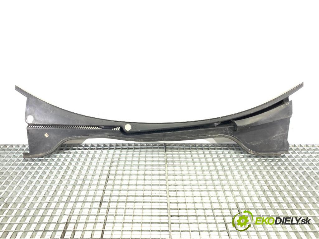 VW GOLF V liftback 2007 77 kW 1.9 TDI 1896 torpédo plast pod čelní okno 1K1819415A (Plast pod čelním sklem)