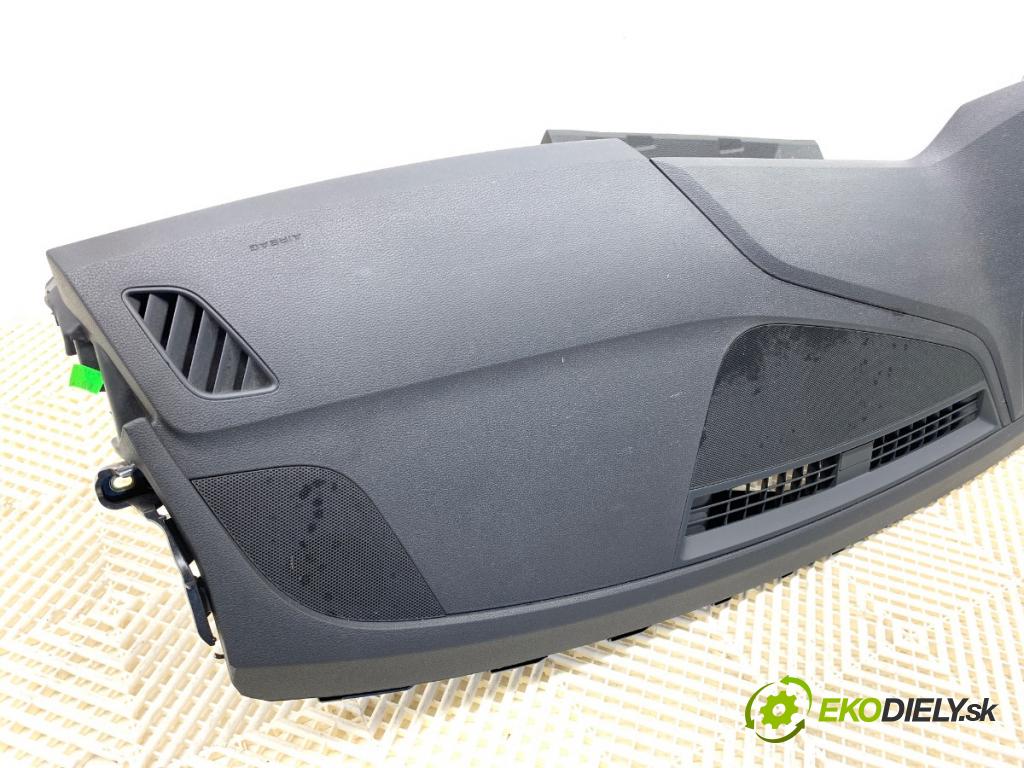 AUDI A5 F5 coupe 2017 140 kW 2.0 TDI 1968 palubní doska 8W1857001H (Palubní deska)