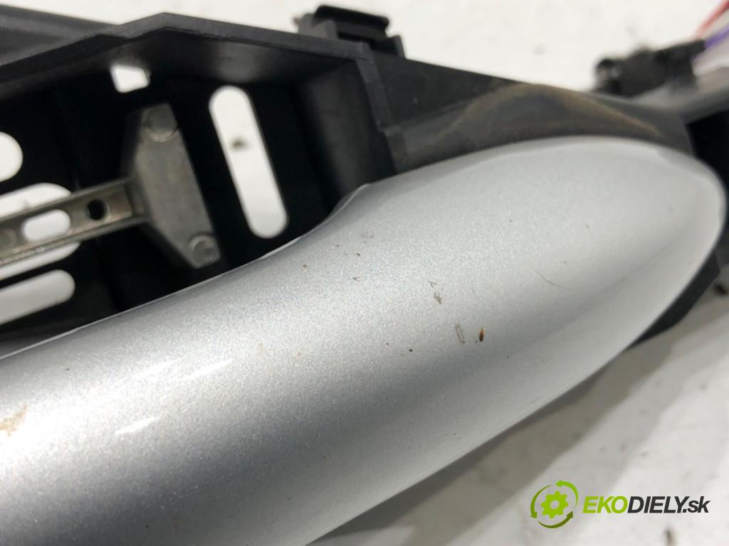RENAULT CAPTUR I liftback 2018 87 kW 1.2 TCe 120 1197 Kľučka vonkajšia ľavy predný 806077201R