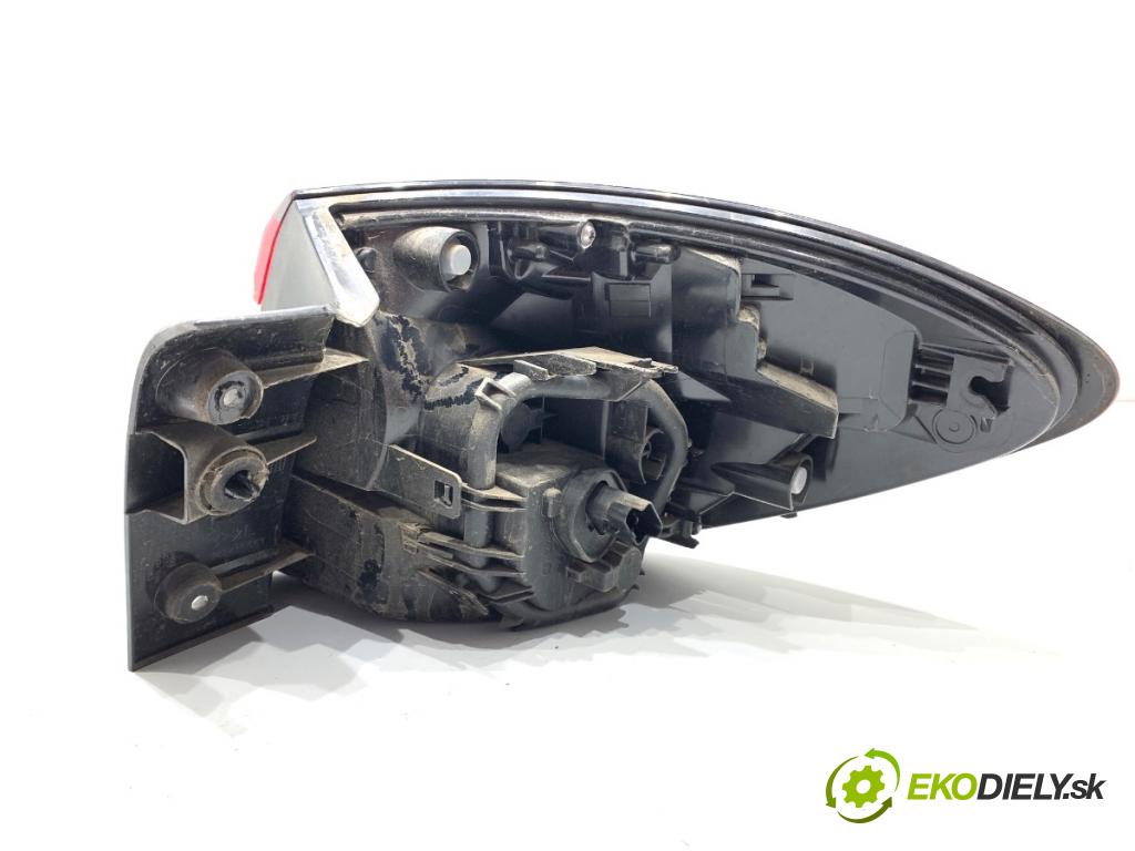 RENAULT CAPTUR I liftback 2018 87 kW 1.2 TCe 120 1197 Svetlo ľavy zad