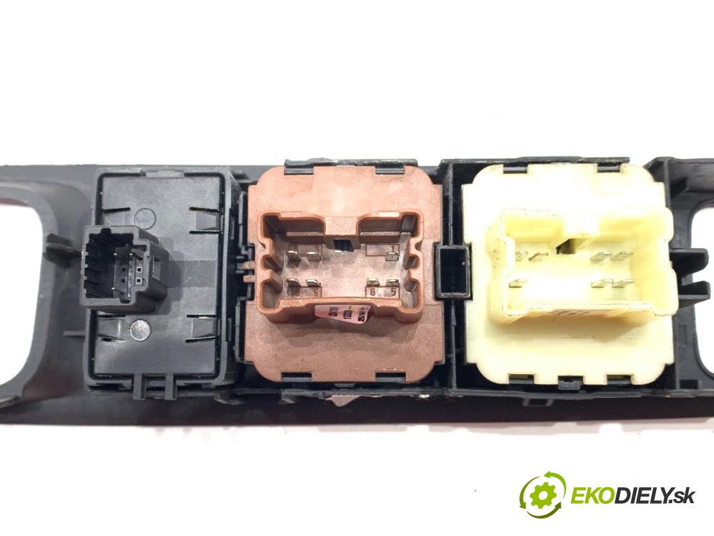 RENAULT CAPTUR I liftback 2018 87 kW 1.2 TCe 120 1197 Prepínač okien 254118722R (Prepínacie páčky pod volantom)