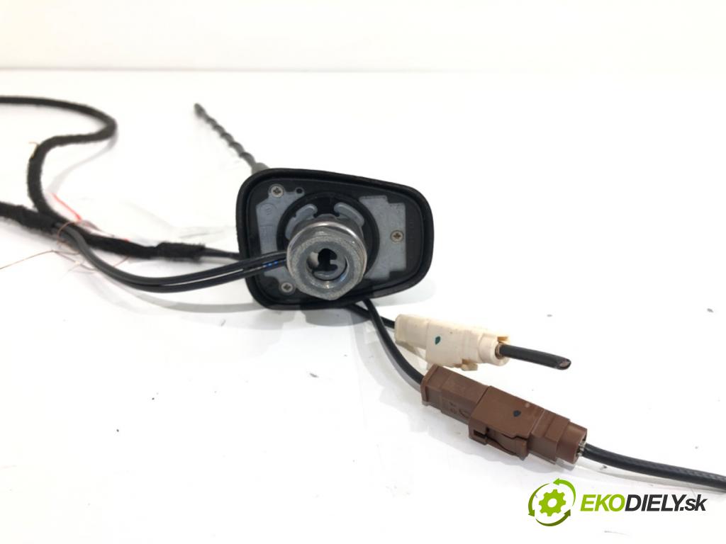 RENAULT CAPTUR I liftback 2018 87 kW 1.2 TCe 120 1197 ANTENA