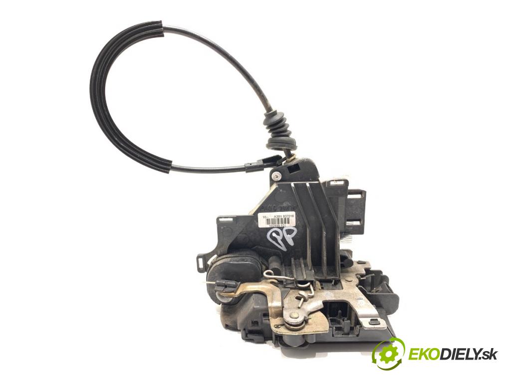 VW GOLF IV Kombi 2004 74 kW 1.9 TDI 1896 zámok Dvere pravy predný 3B1837016