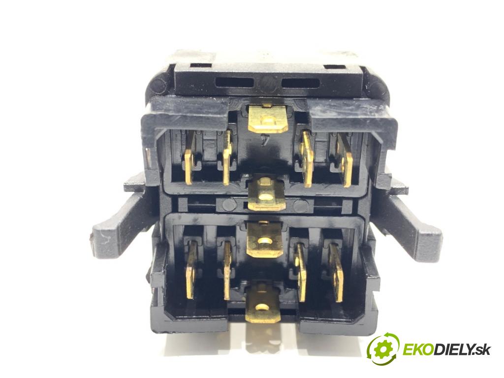 VW GOLF IV Kombi 2004 74 kW 1.9 TDI 1896 Prepínač okien  (Prepínacie páčky pod volantom)