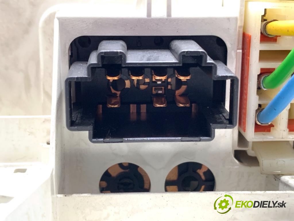 VW GOLF IV Kombi 2004 74 kW 1.9 TDI 1896 Panel ovládania kúrenia 1J0819045F (Prepínacie páčky pod volantom)