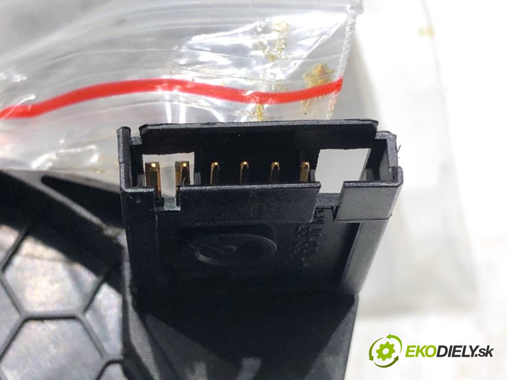 VW POLO IV 9N liftback 2003 47 kW 1.2 12V 1198 kroužek slimák airbag 283396 (Airbag)