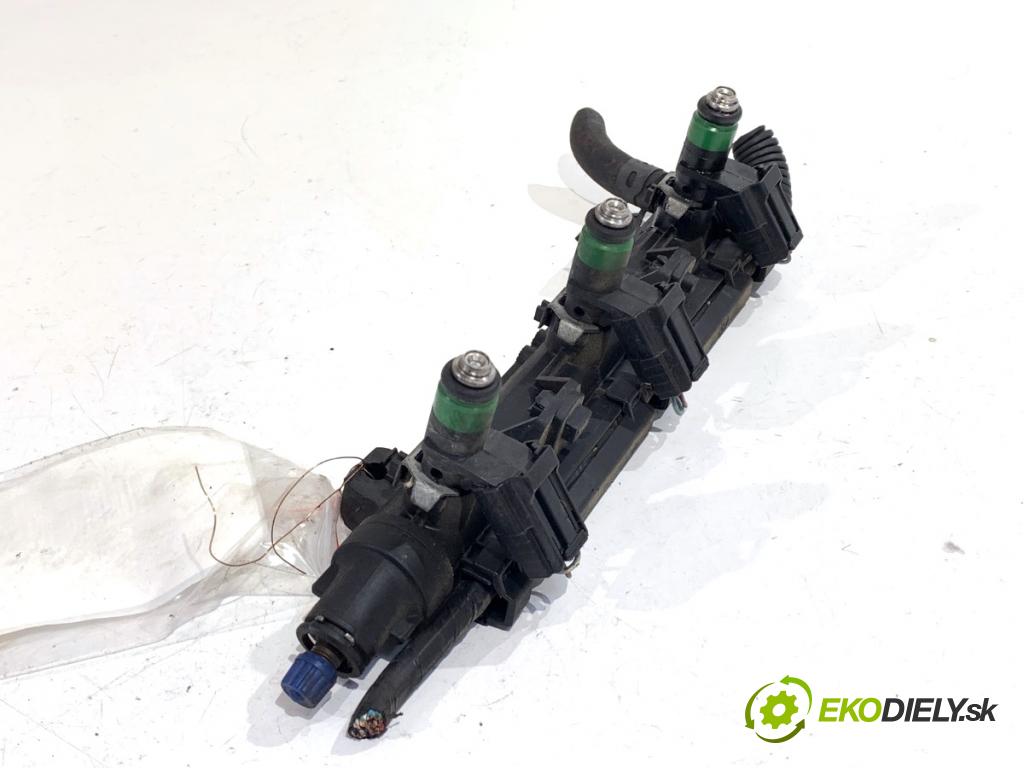 VW POLO IV 9N liftback 2003 47 kW 1.2 12V 1198 lišta vstřikovací 03E133320 (Vstřikovací lišta)