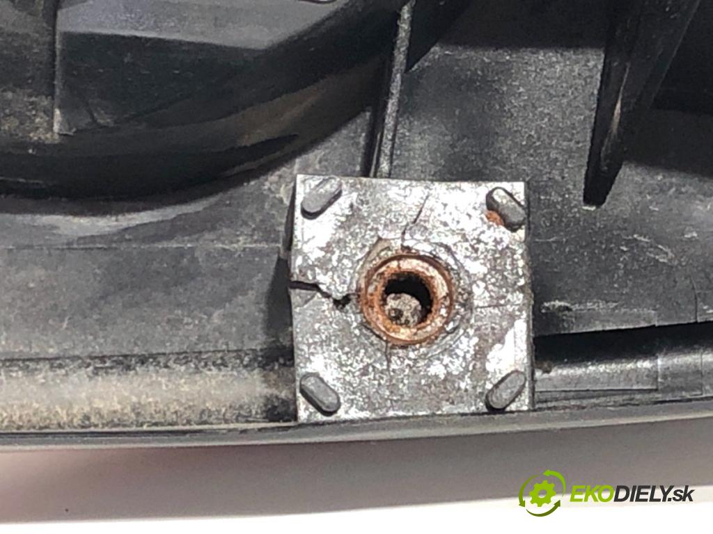 VW POLO IV 9N liftback 2003 47 kW 1.2 12V 1198 Svetlo pravy zad 6Q6945096G