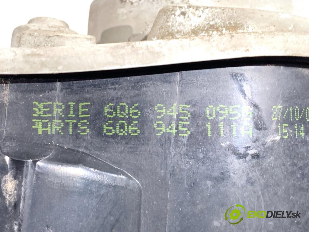 VW POLO IV 9N liftback 2003 47 kW 1.2 12V 1198 Svetlo ľavy zad 6Q6945095G