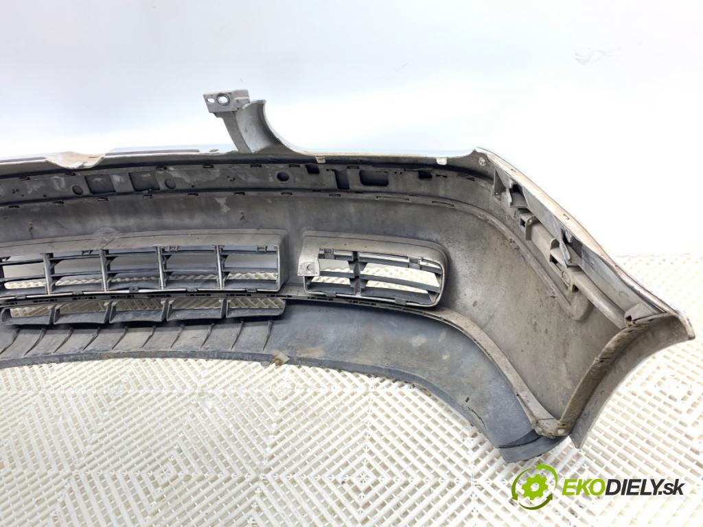 VW GOLF IV Kombi 2004 74 kW 1.9 TDI 1896 Nárazník predný  (Kľučka dverí ostatné)