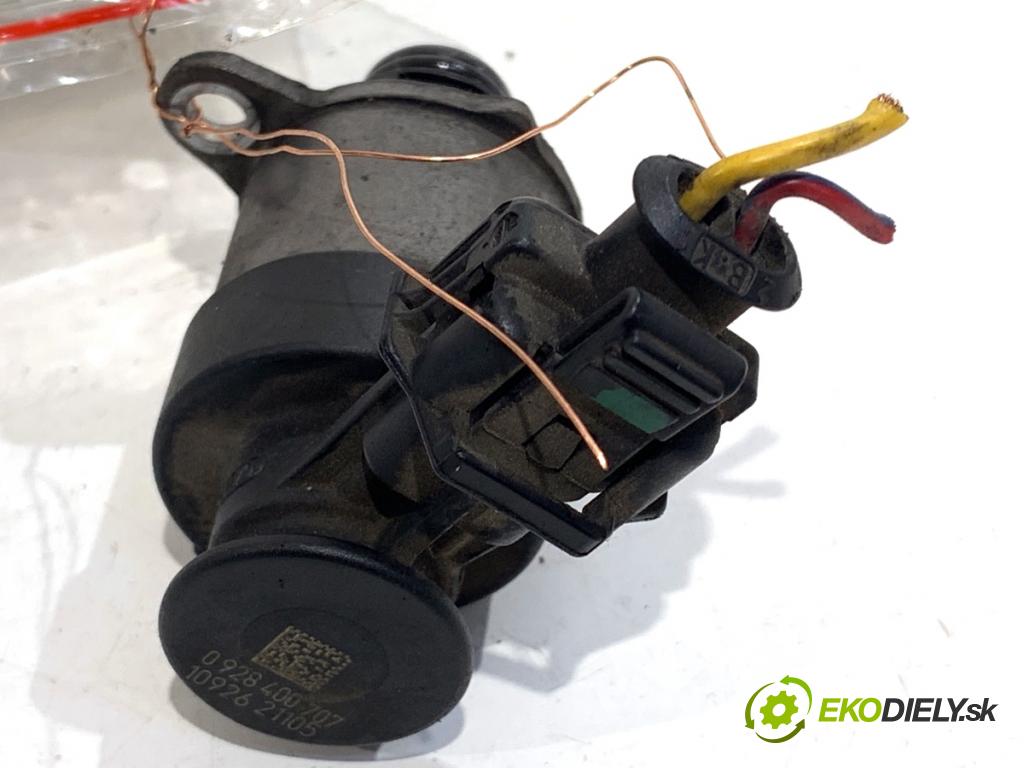 HONDA CR-V III SUV 2011 110 kW 2.2 i-DTEC 4WD (RE6) 2199 Regulátor tlaku paliva 0281002966 (Palivový systém ostatní)