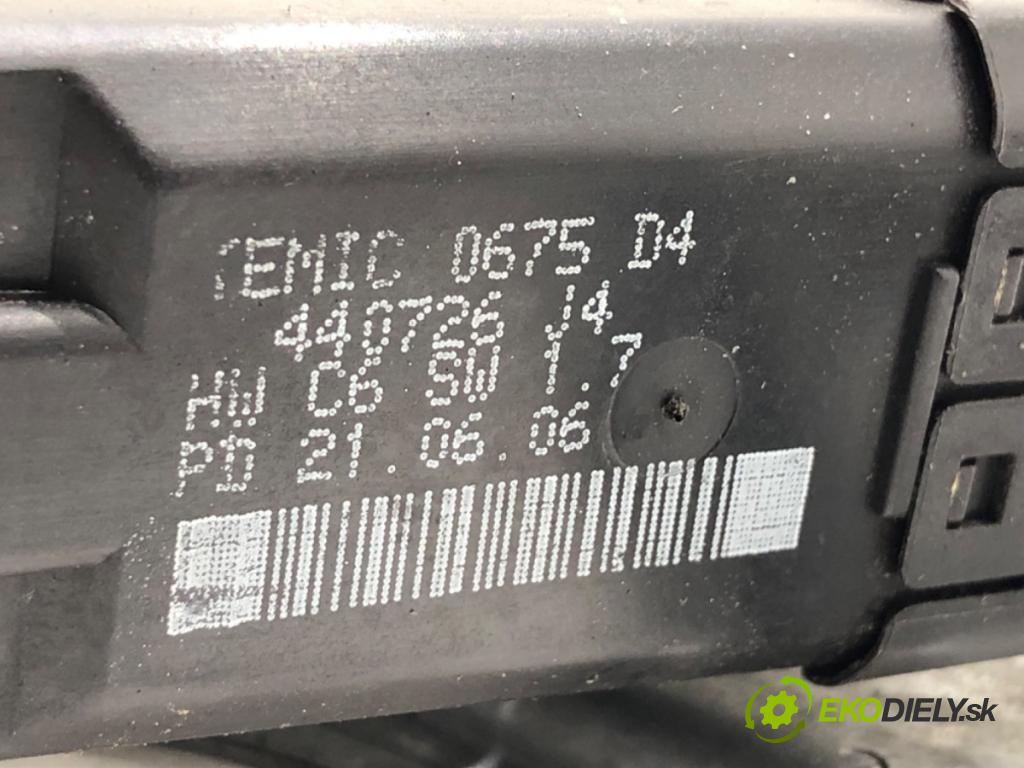 RENAULT SCÉNIC II nadwozie wielkoprzestrzenne (MPV) 2003 88 kW 1.9 dCi (JM0G, JM12, JM1G, JM2C) 1870 Mechanizmus okna pravy predný