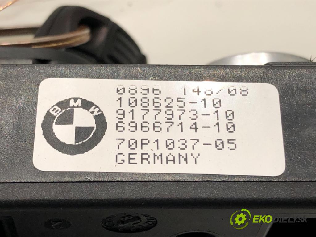 BMW E71 SUV 2013 180 kW xDrive 30 d 2993 spinačka 9177973 (Spínacia skrinka)