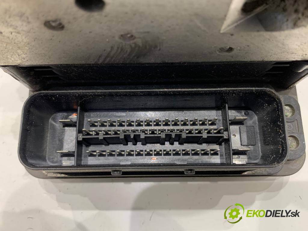 BMW E71 SUV 2013 180 kW xDrive 30 d 2993 Pumpa ABS 6785074 (Pumpa ABS)