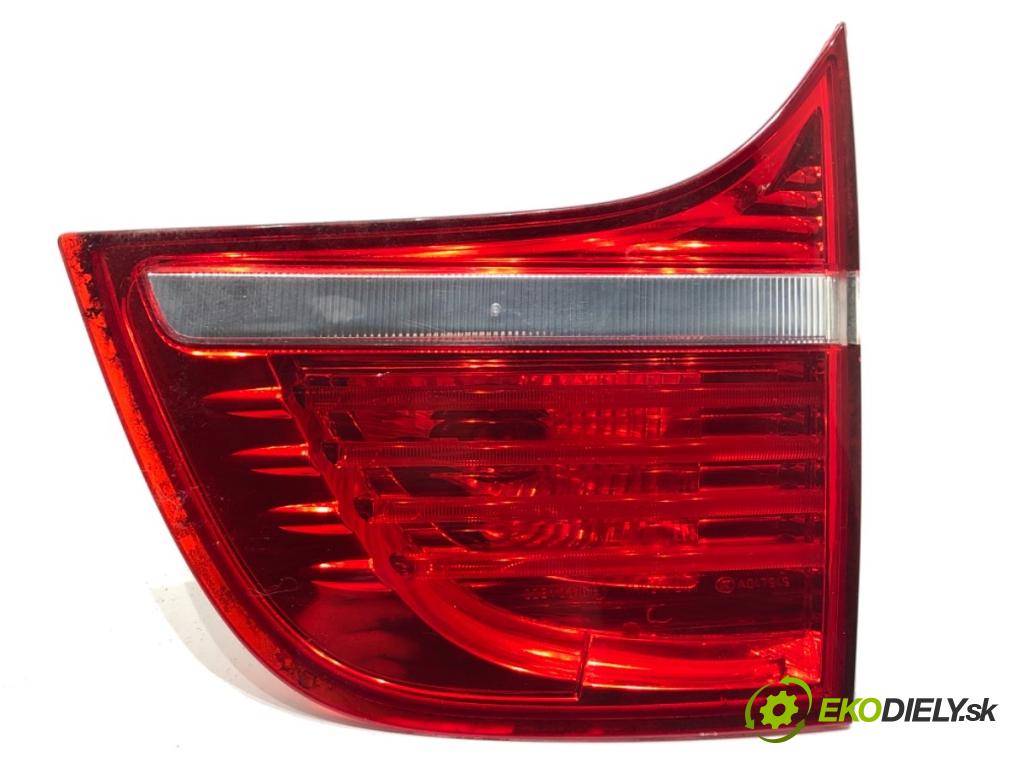 BMW E71 SUV 2013 180 kW xDrive 30 d 2993 Svetlo zad pravá vnútorná  (Kľučka dverí ostatné)