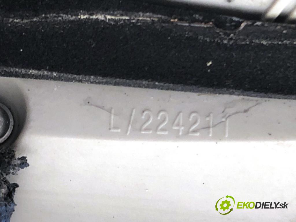 BMW E71 SUV 2013 180 kW xDrive 30 d 2993 Svetlo zad ľavá strana vnútorná (Kľučka dverí ostatné)