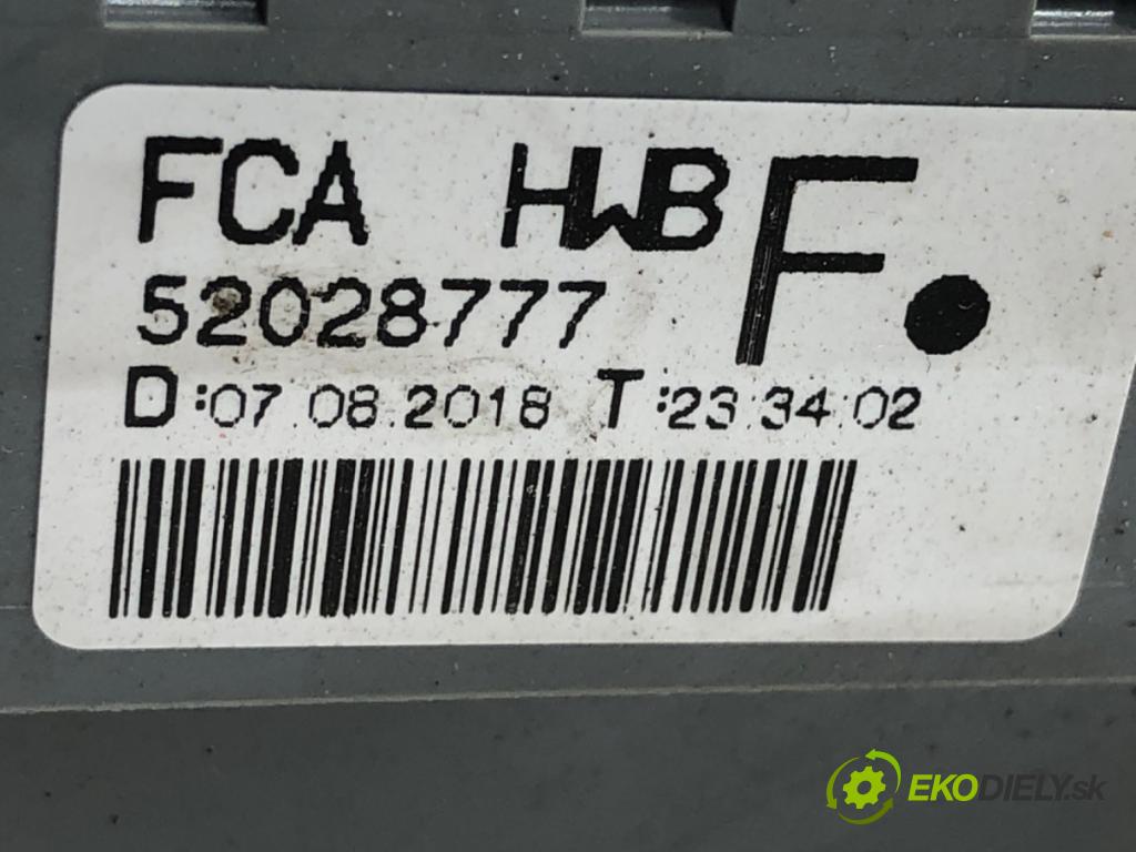 FIAT TIPO Kombi 2018 70 kW 1.4 (356WXA1B) 1368 skříňka poistková 52028777 (Pojistková skříňka)