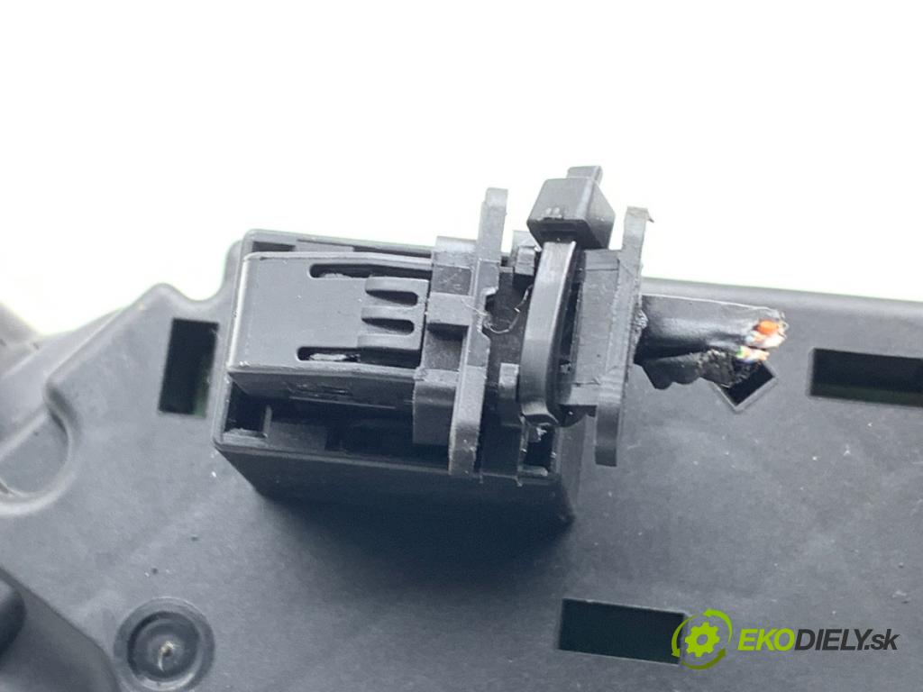 FIAT TIPO Kombi 2018 70 kW 1.4 (356WXA1B) 1368 Prepínač kombinovaný 07356748010 (Prepínacie páčky pod volantom)