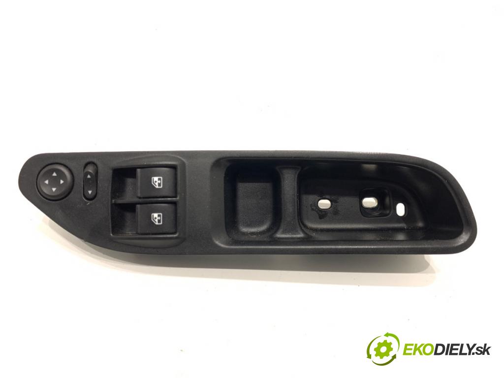 FIAT TIPO Kombi 2018 70 kW 1.4 (356WXA1B) 1368 Prepínač okien 7356399250E (Prepínacie páčky pod volantom)