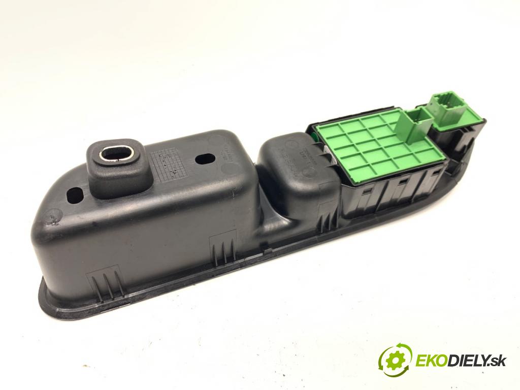 FIAT TIPO Kombi 2018 70 kW 1.4 (356WXA1B) 1368 Prepínač okien 7356399250E (Prepínacie páčky pod volantom)