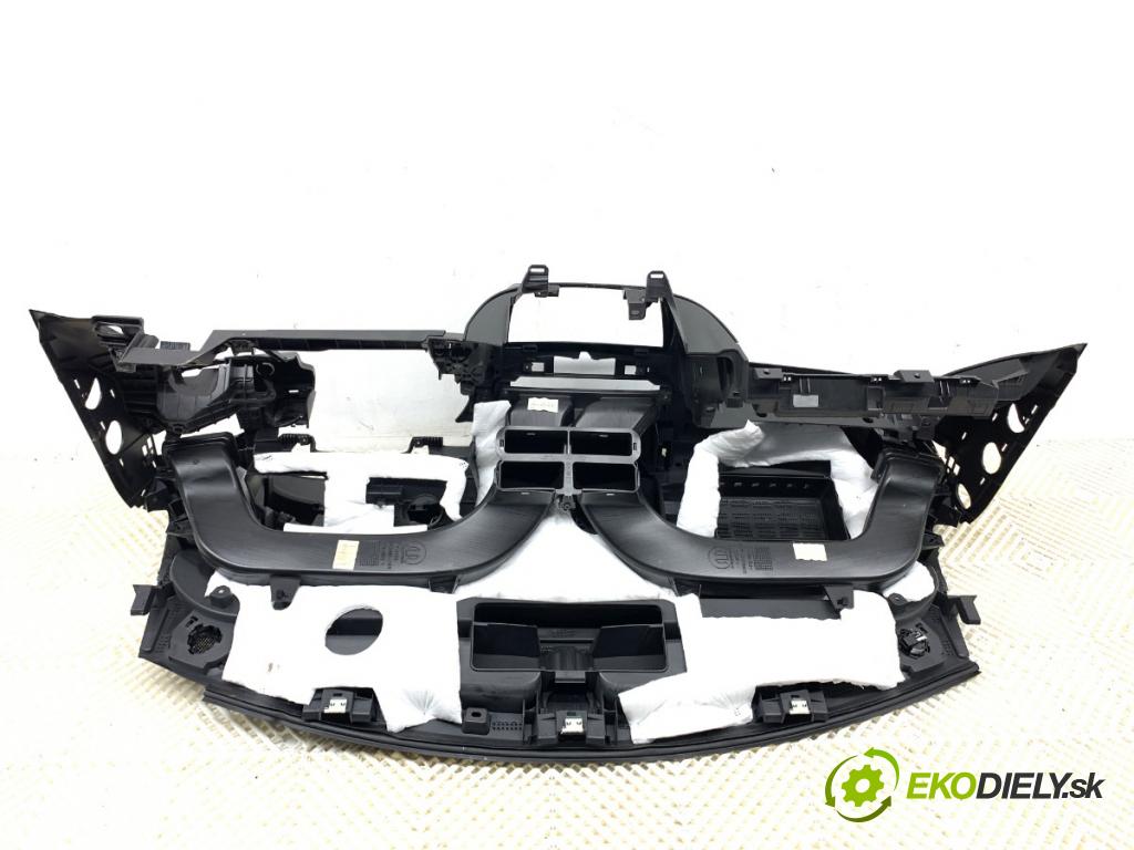 FIAT TIPO Kombi 2018 70 kW 1.4 (356WXA1B) 1368 palubní doska  (Palubní deska)