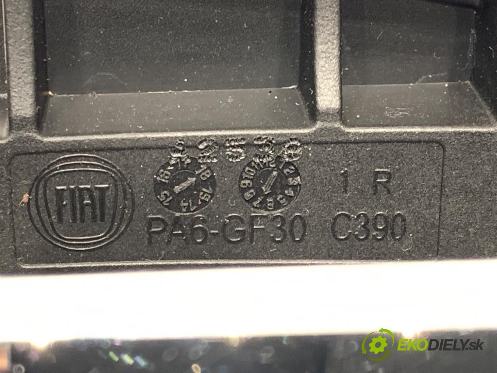 FIAT TIPO Kombi 2018 70 kW 1.4 (356WXA1B) 1368 Kľučka vonkajšia pravy predný
