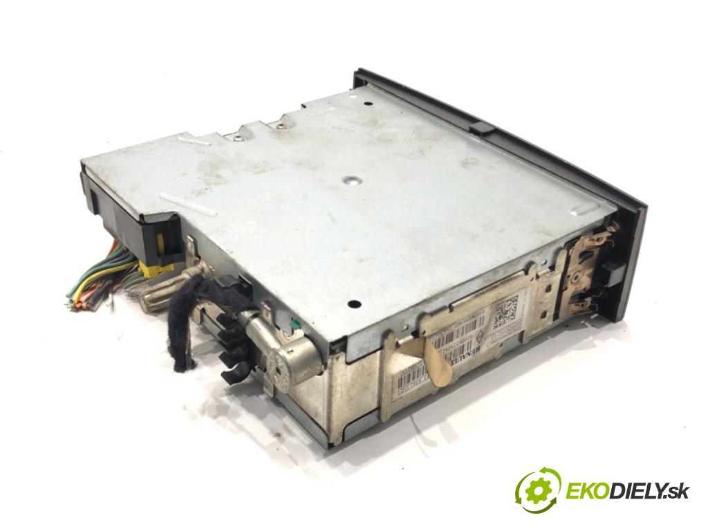 RENAULT SCÉNIC II nadwozie wielkoprzestrzenne (MPV) 2006 63 kW 1.5 dCi (JM1F) 1461 RADIO 8200633636 (Audio zariadenie)