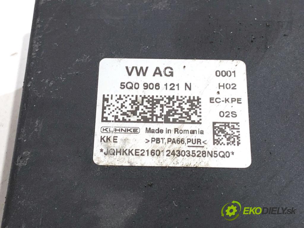 VW GOLF VII Kombi 2016 81 kW 1.6 TDI 1598 Modul pumpy paliva 5Q0906121N